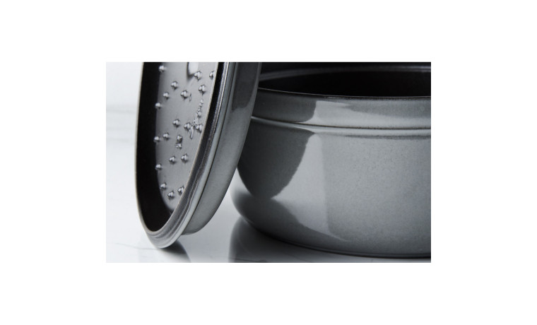 Cocotte Staub Gris graphite ronde 22 cm - La Cocotte