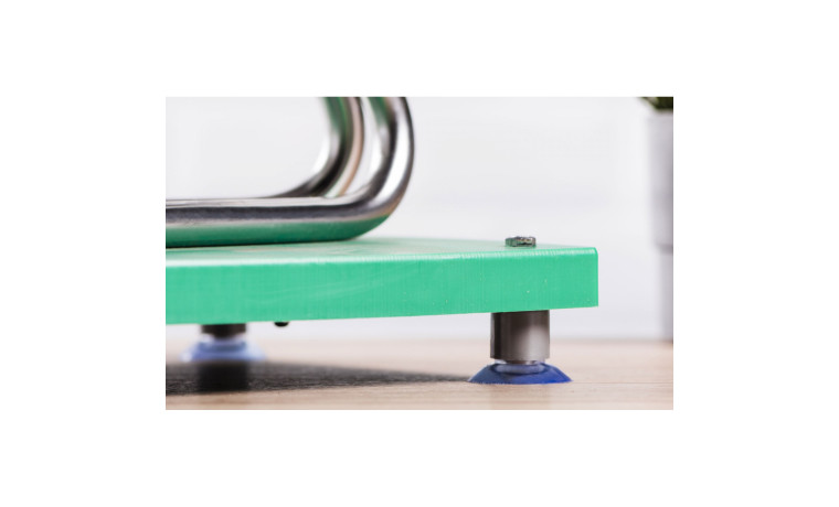 Coupe-frites inox sur planche