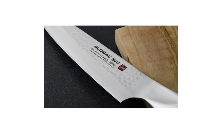 Couteau de cuisine japonais 14 cm Global Sai M01