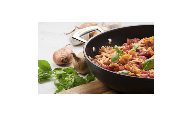 Sauteuse anti-adhésive 28 cm induction Le Creuset - Les Forgées - La Sauteuse 28cm