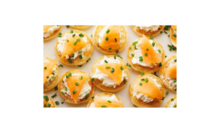 Poêle induction en fonte à mini blinis - 7 trous