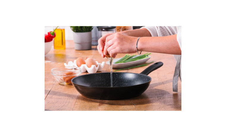 Poêle revêtement dur comme pierre diamètre 20 cm