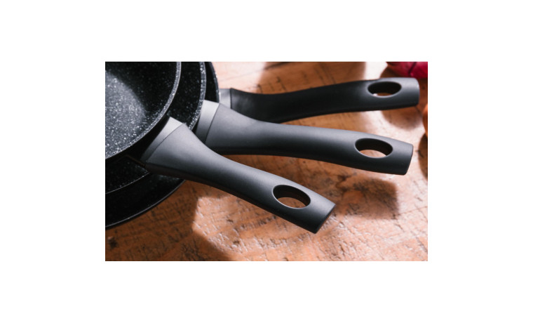 Poêle revêtement dur comme pierre diamètre 20 cm