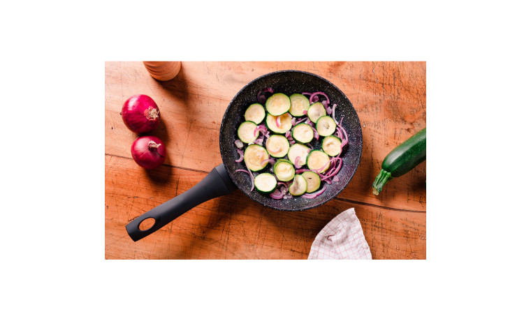 Poêle revêtement dur comme pierre diamètre 24 cm