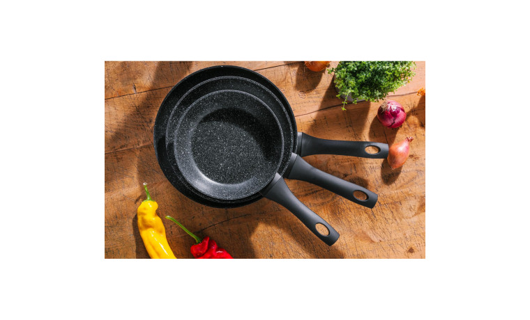 Poêle revêtement dur comme pierre diamètre 24 cm