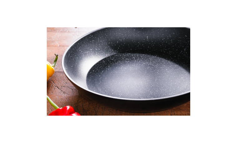 Poêle revêtement dur comme pierre diamètre 28 cm - La Poêle de 28 cm