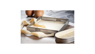 Carré à tarte perforé inox