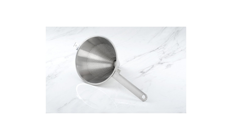 Chinois passe sauce Diamètre 18 cm - Le chinois