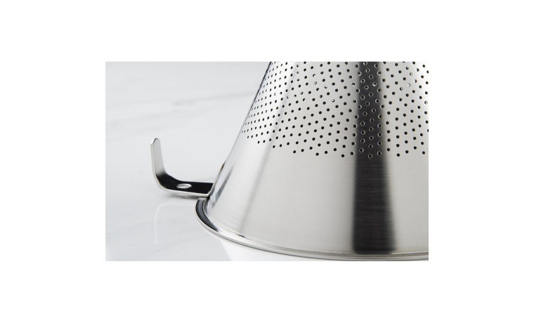 Chinois passe sauce Diamètre 18 cm - Le chinois