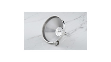 Entonnoir inox + passoire - L'entonnoir + la passoire