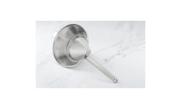 Chinois passe sauce avec toile métallique - Diamètre 25 cm - Chinois