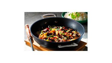 Wok anti-adhérent 30 cm induction Le Creuset - Les Forgées - Le Wok 30 cm