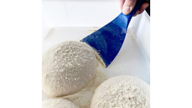 Spatule flexible bleue en polymère 12 cm pour pâtons à pizza, idéale pour la préparation en cuisine professionnelle - La spatule