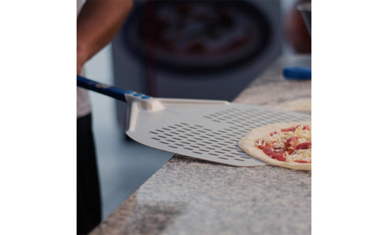 Pelle à pizza en aluminium anodisé rectangulaire perforé Linea Azzurra – longueur 30 cm – avec manche 30 cm - La pelle à pizza