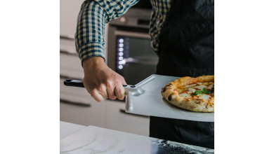 Pelle à pizza classique en aluminium, 30 cm pour la cuisine professionnelle et les services de pizza en CHR - La pelle