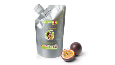 Purée de fruit de la passion (maracuja) pour la préparation de desserts et de glaces en cuisine professionnelle - Poche de 1kg