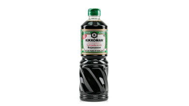 Sauce soja Kikkoman moins salée – Grande bouteille, idéale en cuisine professionnelle - Bouteille de 975ml