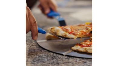 Petite pelle triangulaire en inox pour le service de pizza et tartes en cuisine professionnelle - La pelle de service