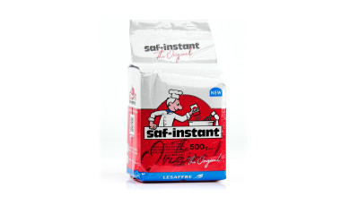 Levure sèche instantanée Saf-Instant Rouge pour boulangerie et préparation de pâtes levées en cuisine professionnelle - Sachet d