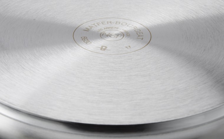 Casserole à queue diamètre 24 cm