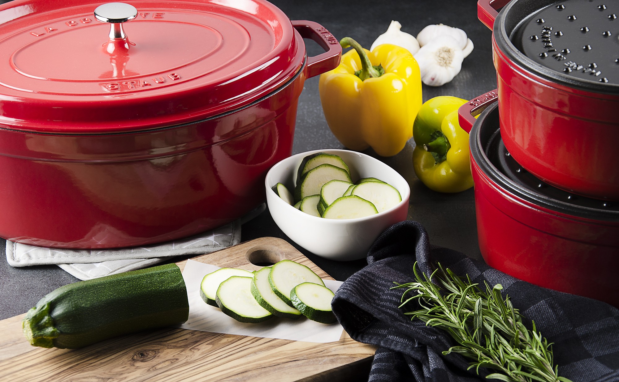 Cocotte Staub Cerise ovale 37 cm Colichef.fr