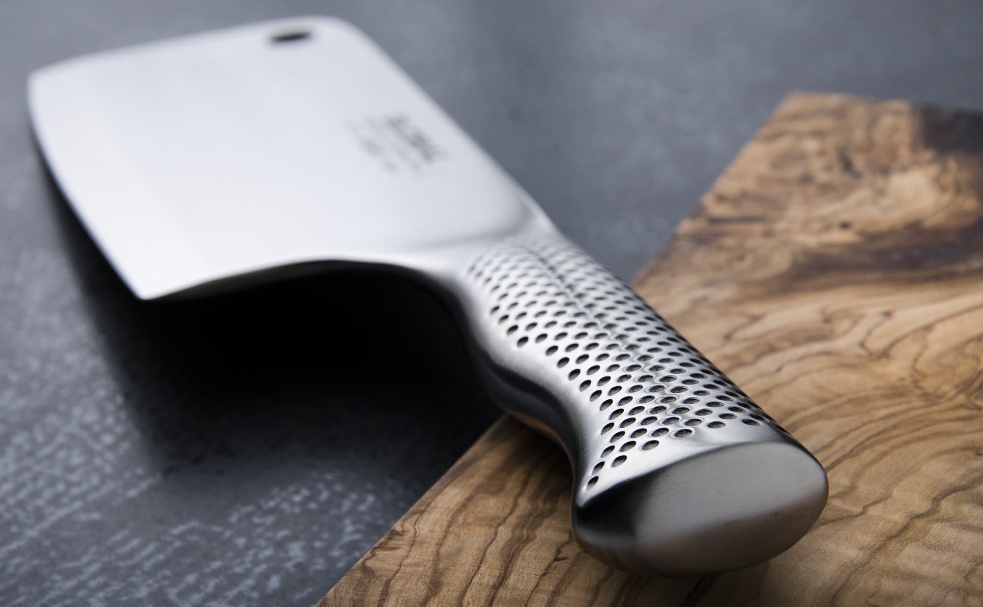 https://www.colichef.fr/4381/16-cm-g12-kitchen-cleaver.jpg