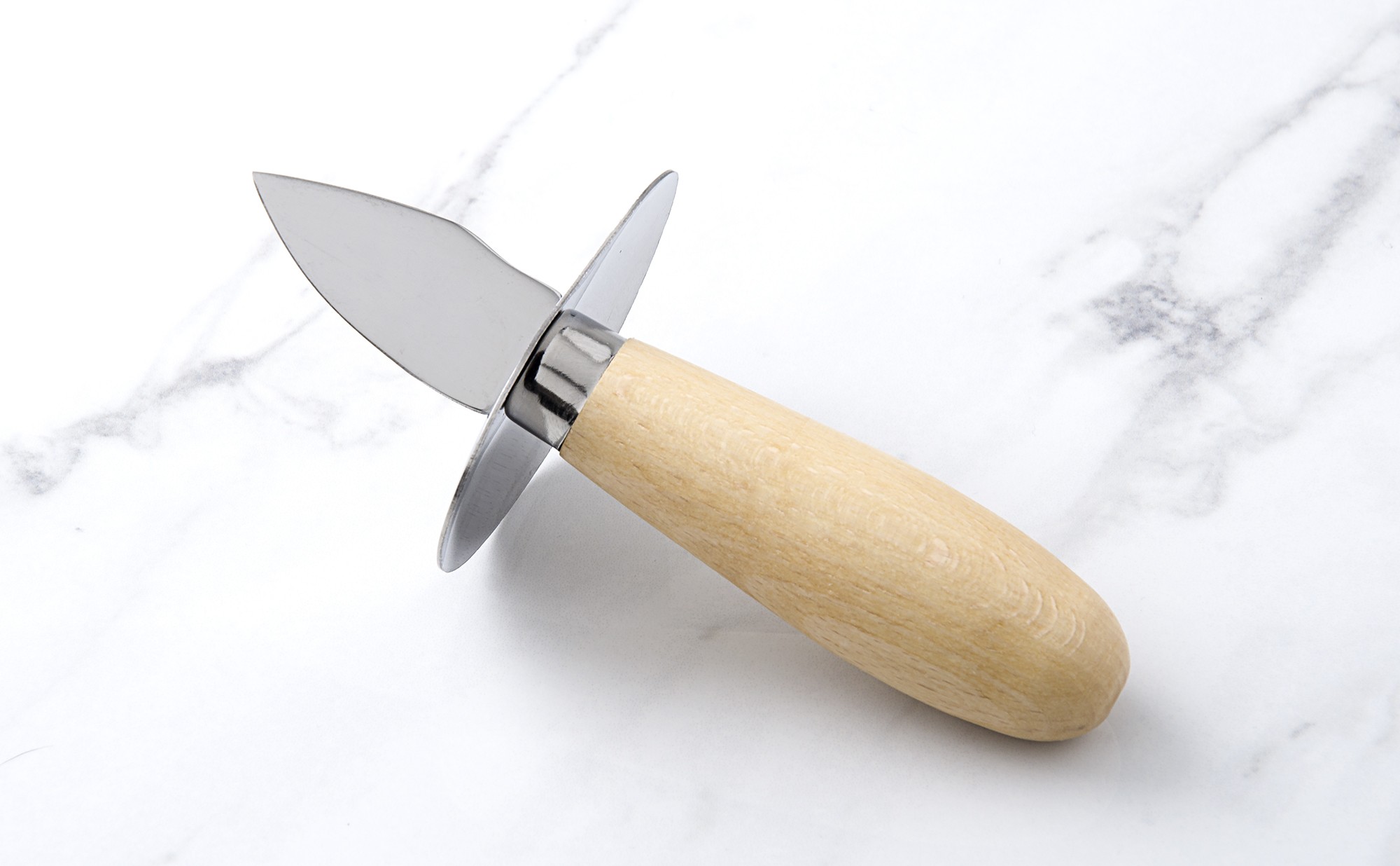 Professional oyster knife with guard