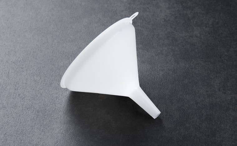 Plastic funnel 10 cm