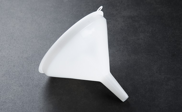 Plastic funnel 14 cm