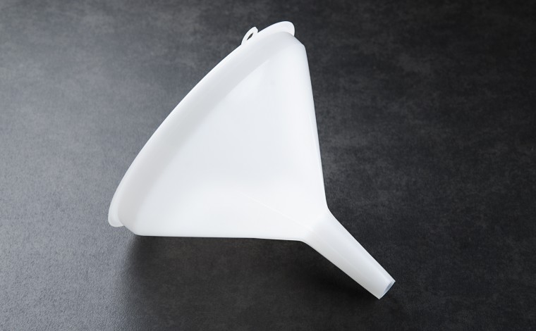 Entonnoir plastique 18 cm