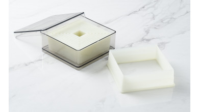 Box of 9 plain square cupers