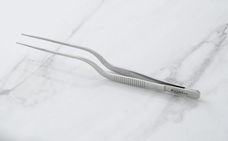 Curved precision pinch