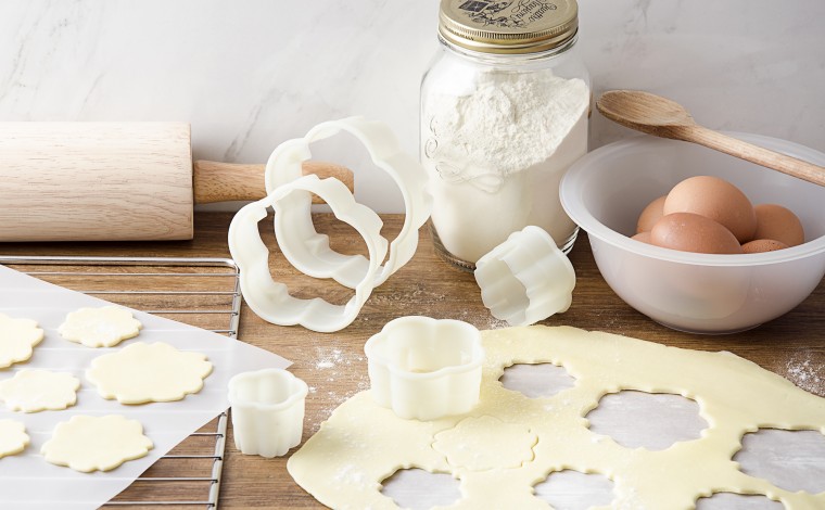 Boîte de 8 découpoirs fleurs cannelés