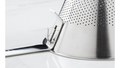 Chinois passe sauce Diamètre 18 cm