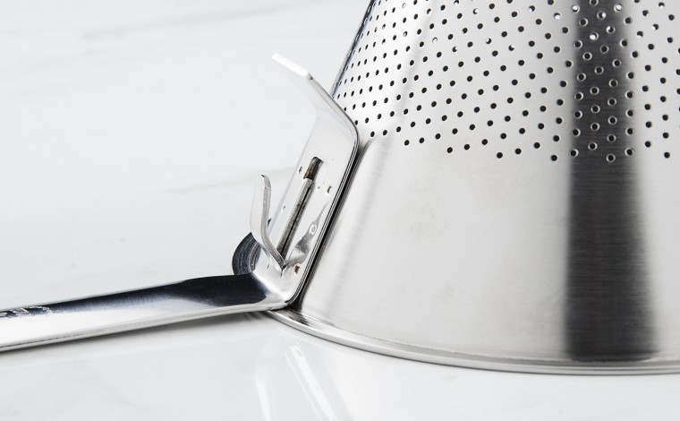 Chinois passe sauce Diamètre 18 cm