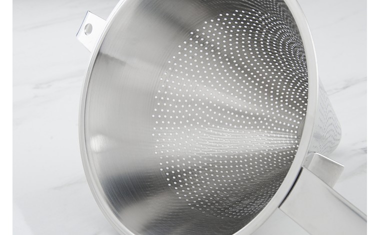 Chinois passe sauce Diamètre 18 cm