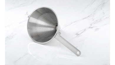 Chinois passe sauce Diamètre 18 cm