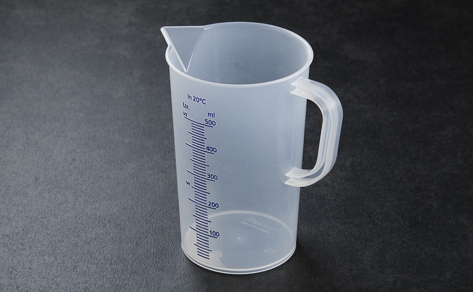 Verre mesureur en verre avec silicone 0,5 L