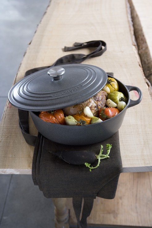 Cocotte ovale en fonte noire Le Creuset 29cm