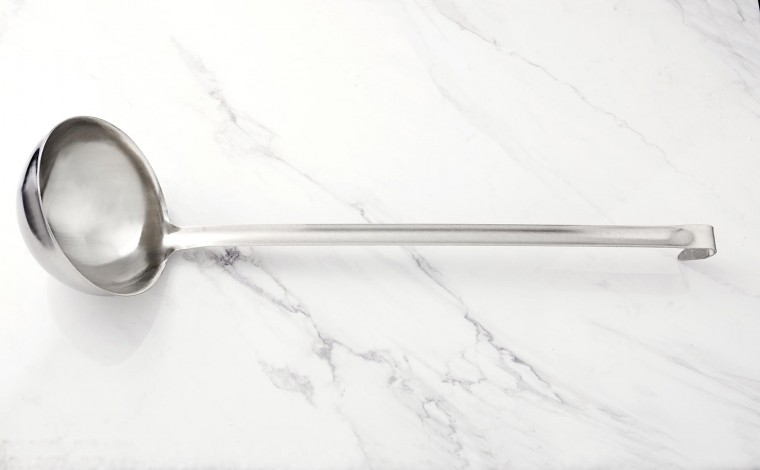Single-piece stainless steel ladle Diameter 14 cm