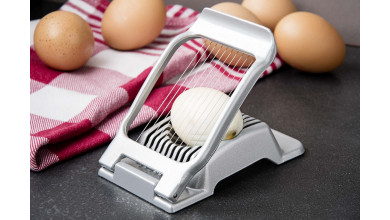 Sliced egg cutter