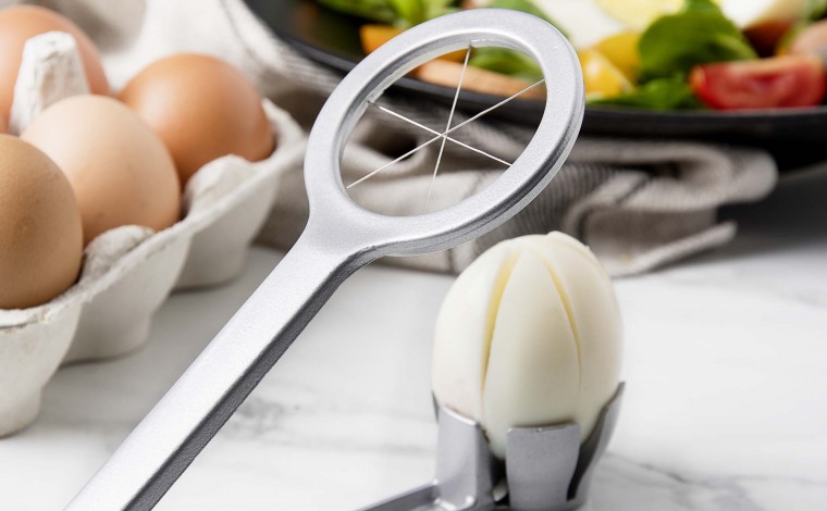 Coupe oeufs en quartiers