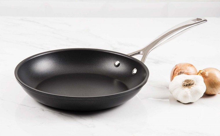 Poêle anti-adhésive 24 cm induction Le Creuset - Les Forgées