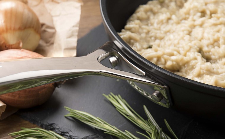 Poêle anti-adhésive 28 cm induction Le Creuset - Les Forgées
