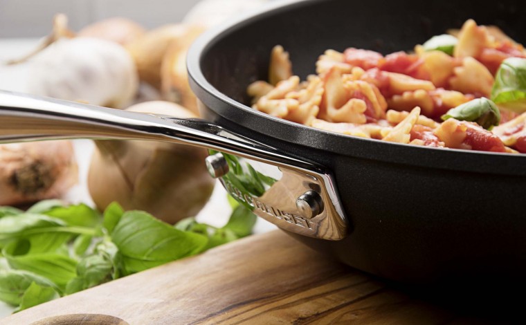 Sauteuse anti-adhésive 28 cm induction Le Creuset - Les Forgées