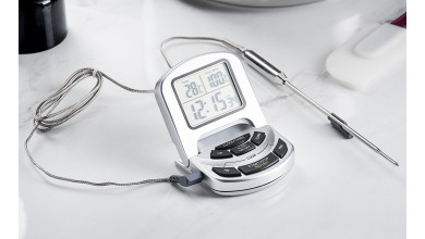Oven thermometer with stainless steel probe