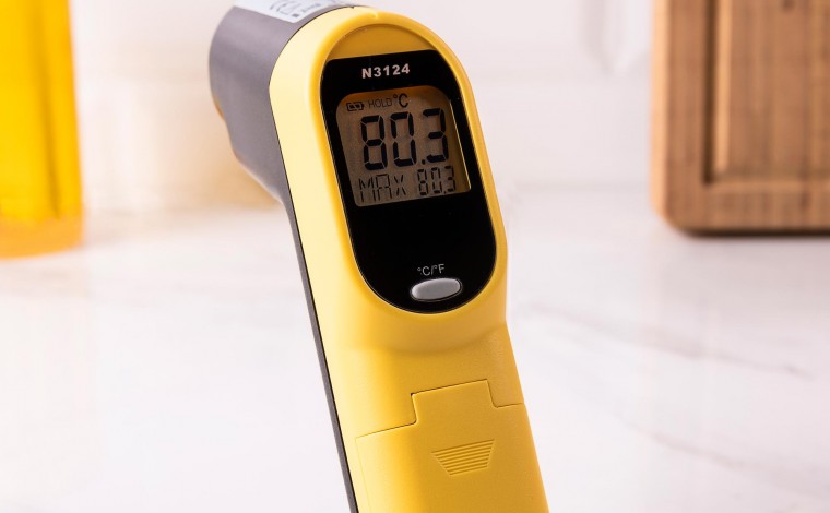 Thermomètre infra-rouge à visée laser