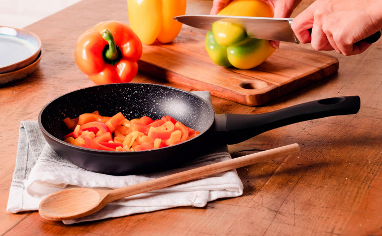 Round non-stick frying pan 20 cm CHEF