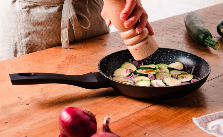 Round non-stick frying pan 20 cm CHEF