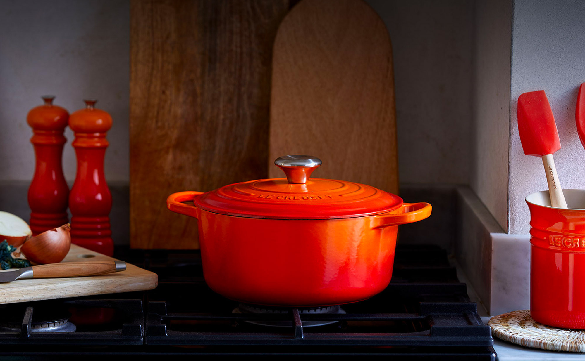 bestøver Anholdelse svært Cocotte en fonte Le Creuset orange volcanique ronde 22 cm - Colichef